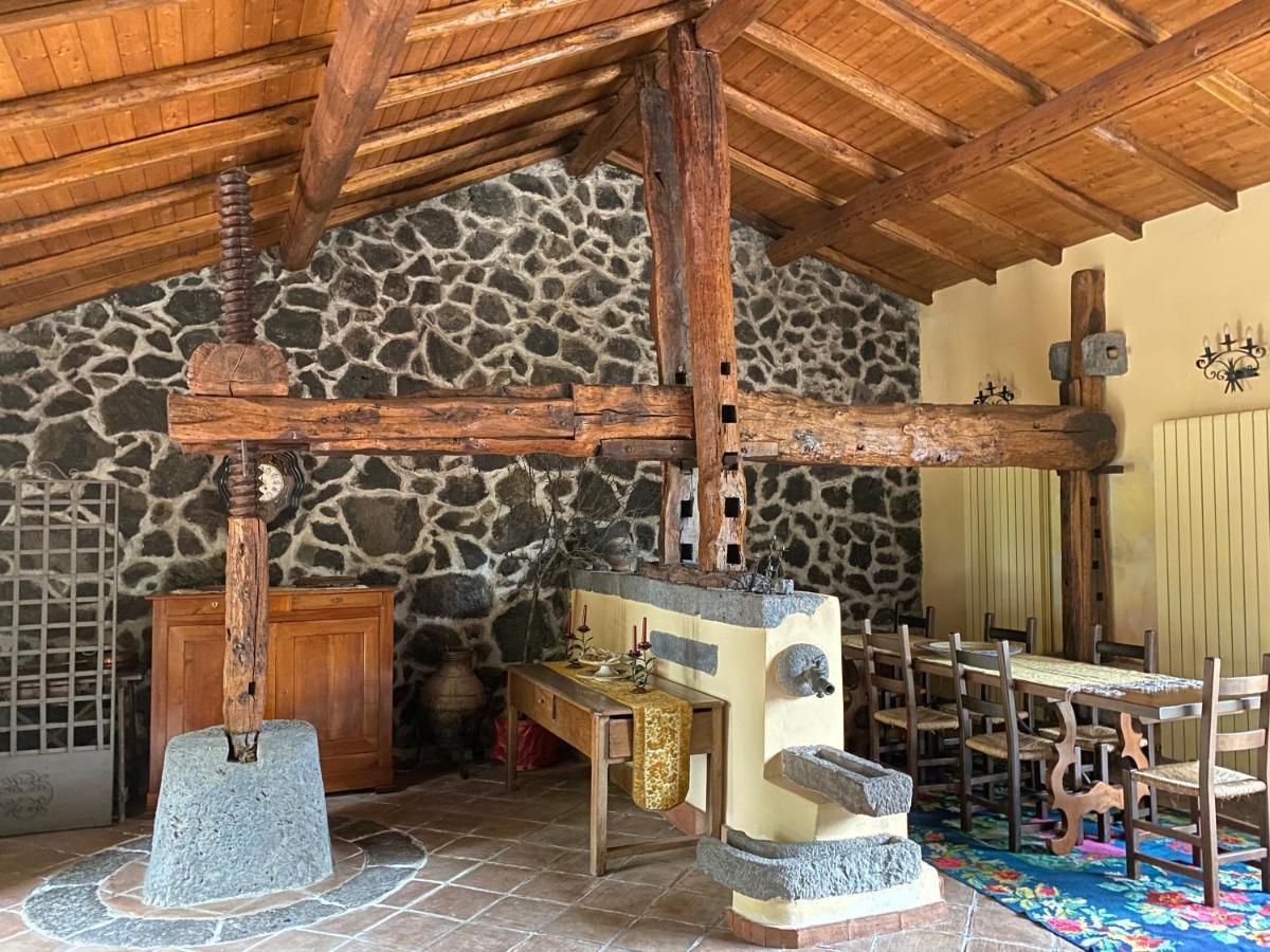 Bed And Breakfast Il Glicine Piedimonte Etneo Exterior foto