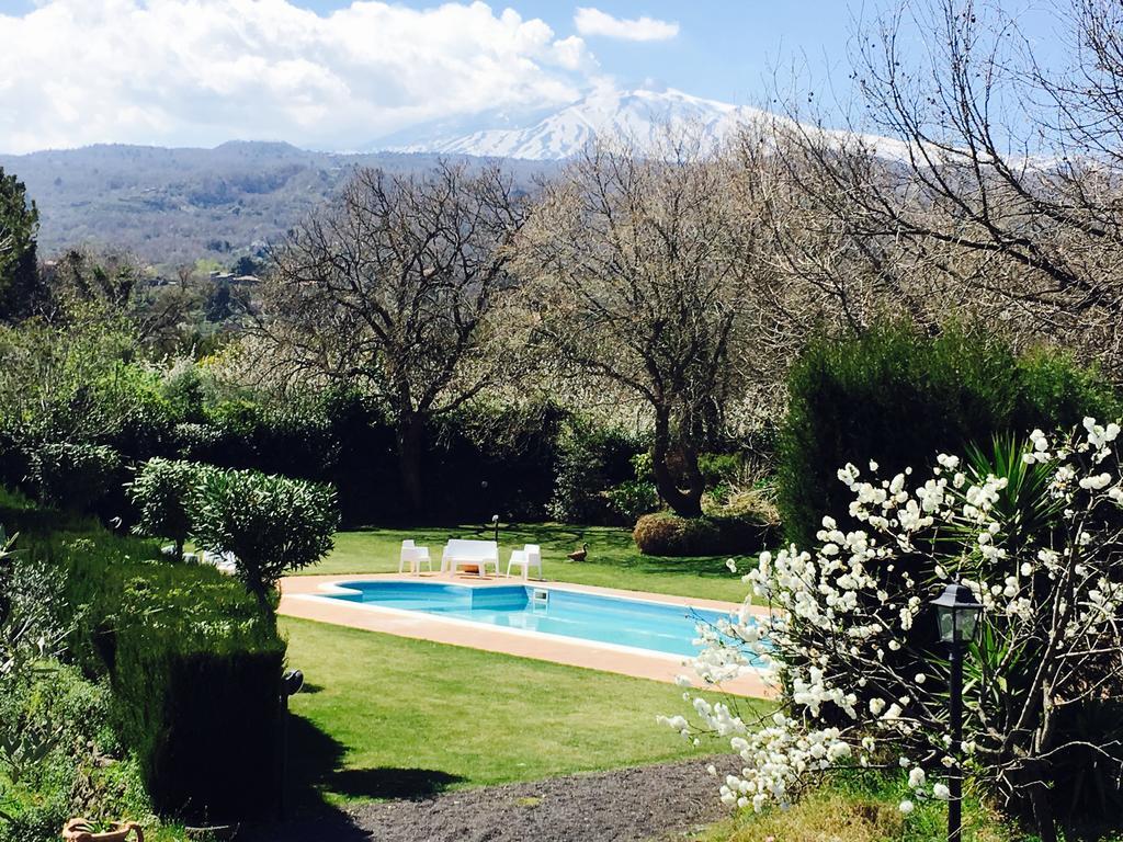 Bed And Breakfast Il Glicine Piedimonte Etneo Exterior foto