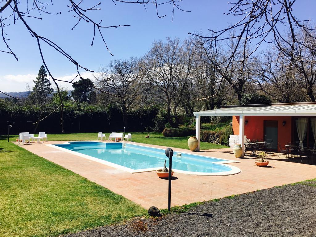 Bed And Breakfast Il Glicine Piedimonte Etneo Exterior foto